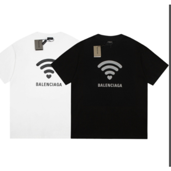 Balenciaga's new heart-signal print short-sleeved shirt